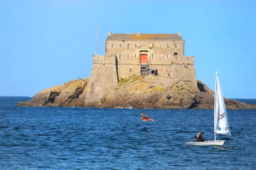 Curtiss Saint-Malo Exterior photo